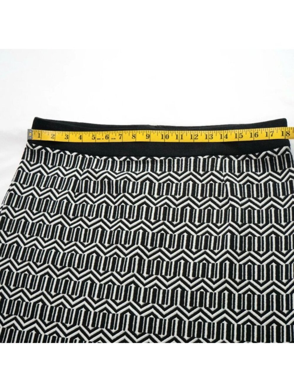 Banana Republic 14 Black White Geometric Jacquard Pencil Skirt NWT - Picture 7 of 12